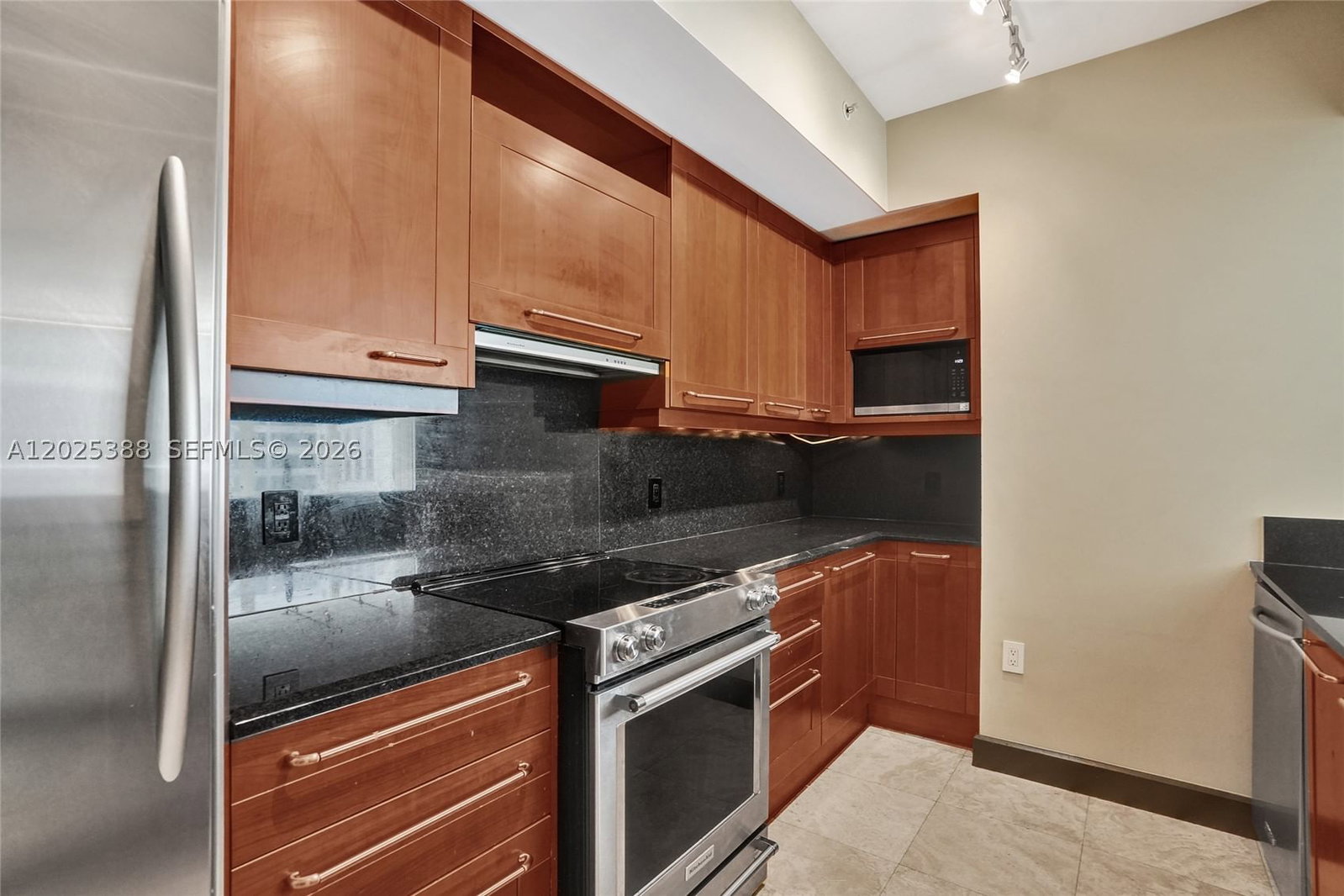 Real estate property located at 333 Las Olas Way #1608, Broward, Las Olas River House Condo, Fort Lauderdale, FL