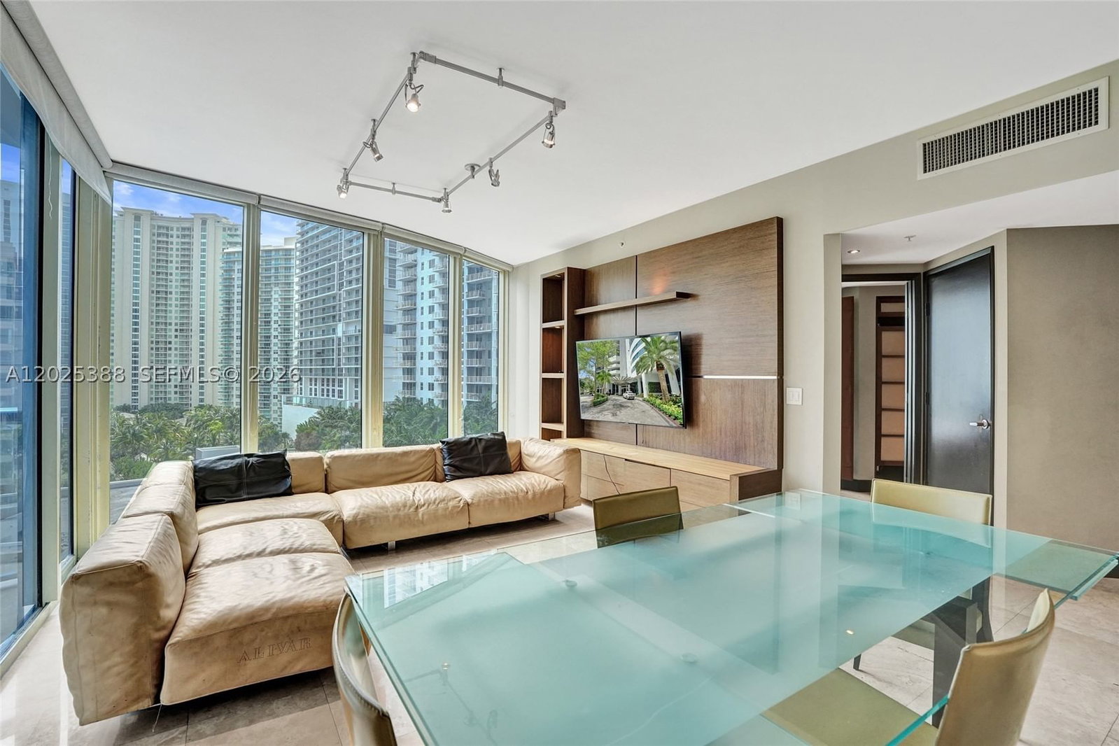 Real estate property located at 333 Las Olas Way #1608, Broward, Las Olas River House Condo, Fort Lauderdale, FL