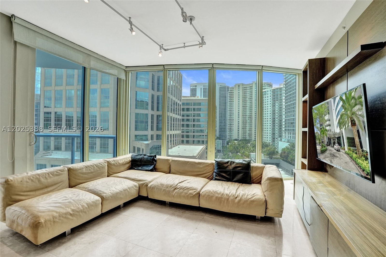 Real estate property located at 333 Las Olas Way #1608, Broward, Las Olas River House Condo, Fort Lauderdale, FL