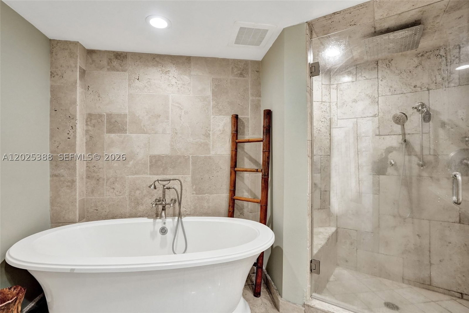 Real estate property located at 333 Las Olas Way #1608, Broward, Las Olas River House Condo, Fort Lauderdale, FL