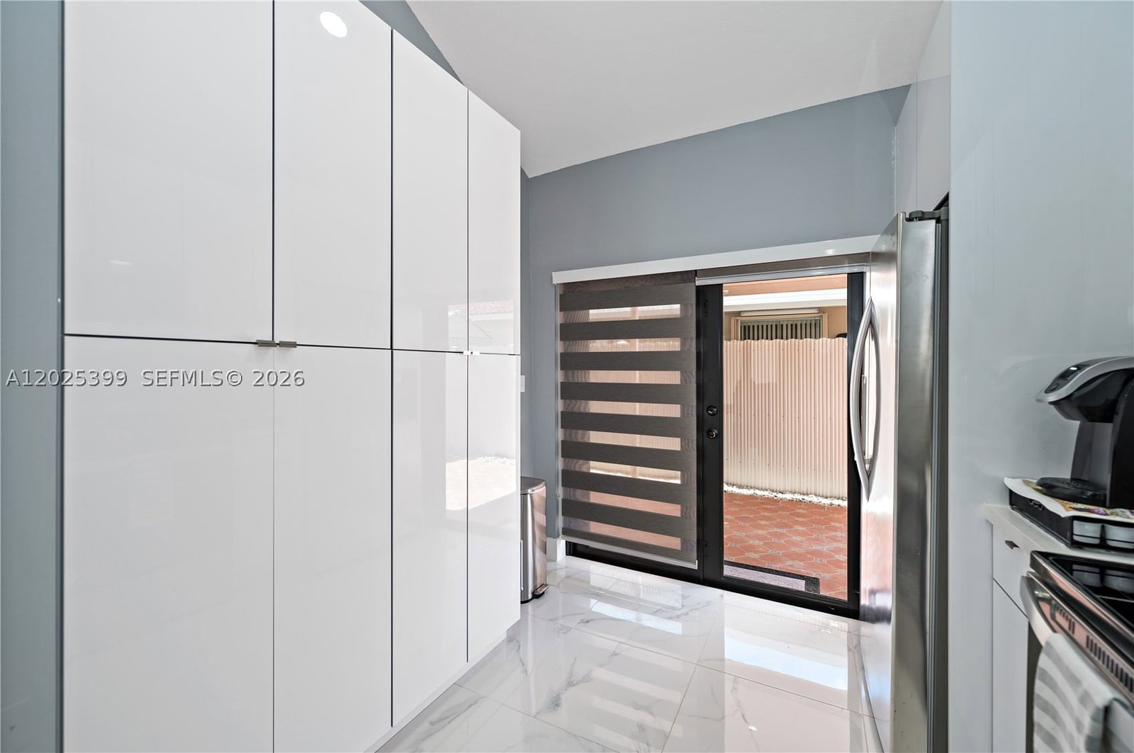 Real estate property located at 9046 121st Ter #90, Miami-dade, Les Fontaines Condo, Hialeah Gardens, FL