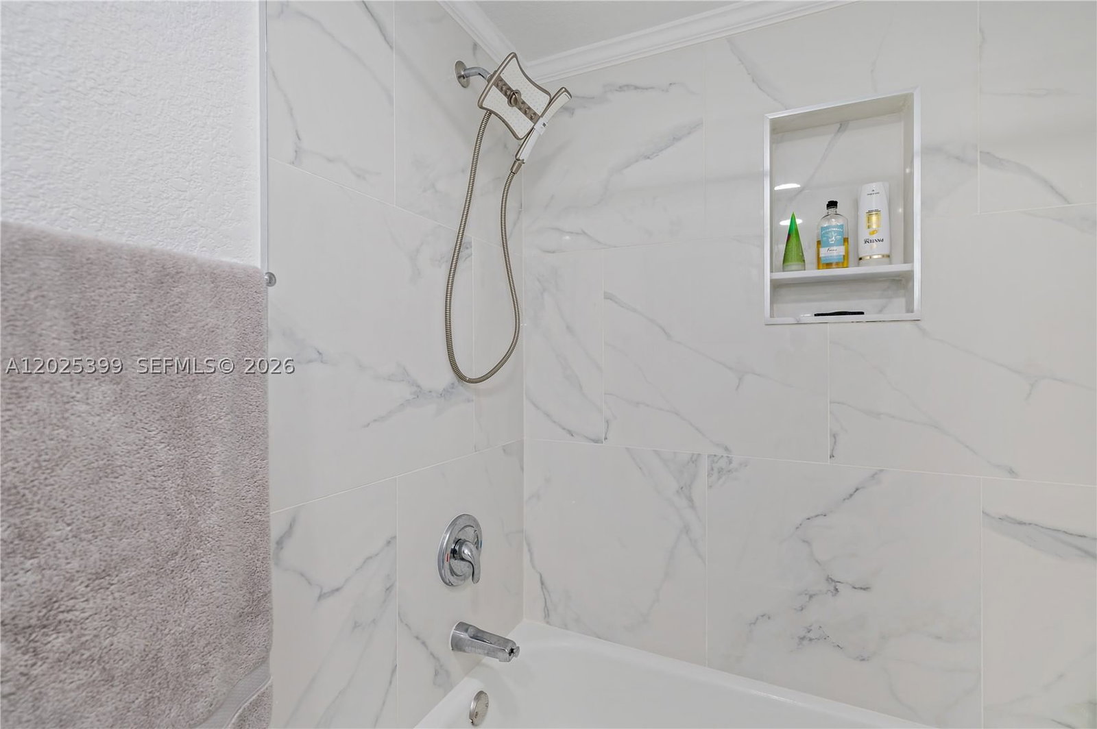 Real estate property located at 9046 121st Ter #90, Miami-dade, Les Fontaines Condo, Hialeah Gardens, FL