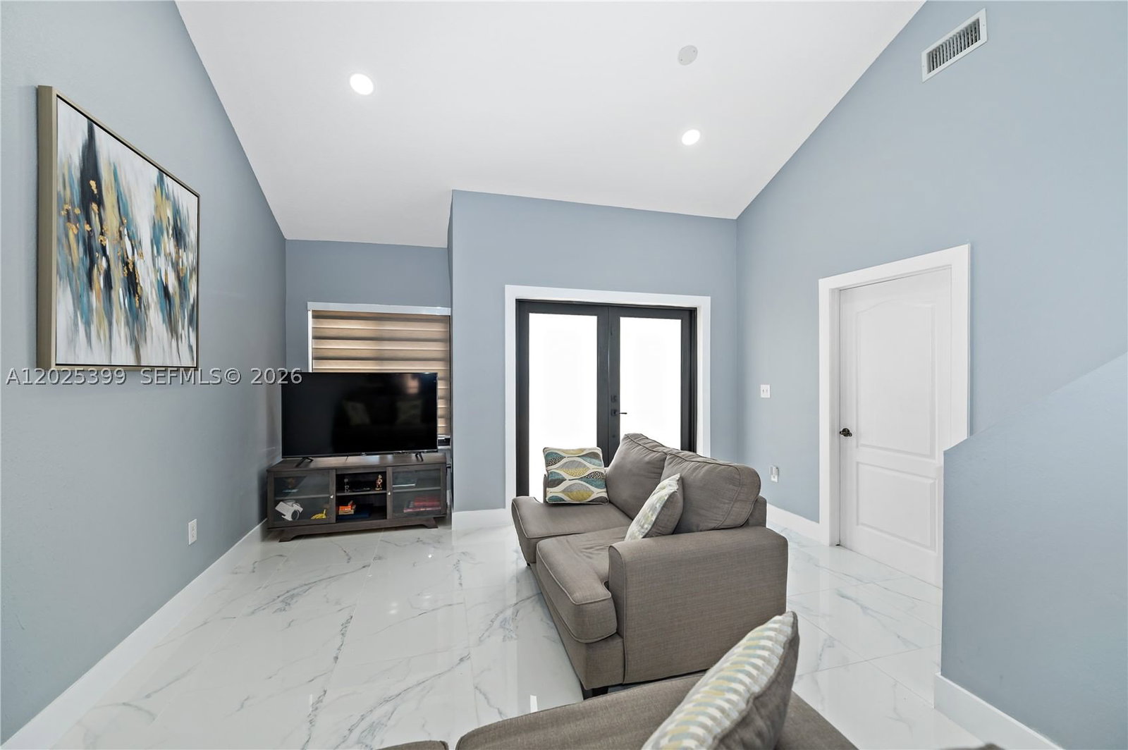 Real estate property located at 9046 121st Ter #90, Miami-dade, Les Fontaines Condo, Hialeah Gardens, FL