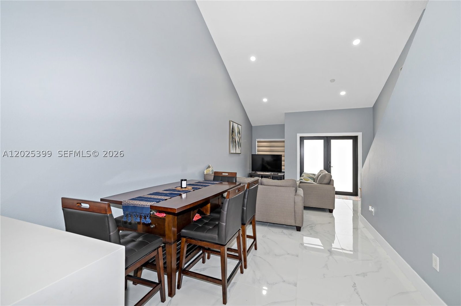 Real estate property located at 9046 121st Ter #90, Miami-dade, Les Fontaines Condo, Hialeah Gardens, FL