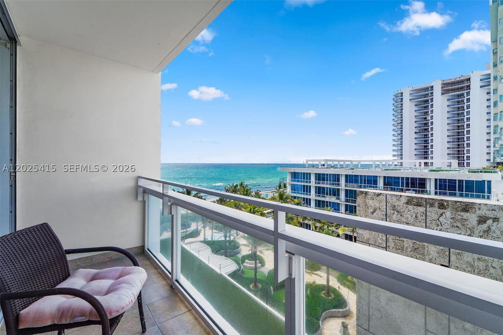 Real estate property located at 6801 Collins Ave #708, Miami-dade, Central Carillon Beach, Miami Beach, FL