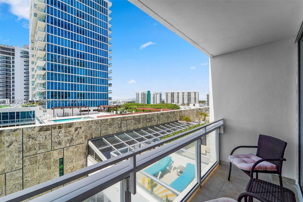 Real estate property located at 6801 Collins Ave #708, Miami-dade, Central Carillon Beach, Miami Beach, FL