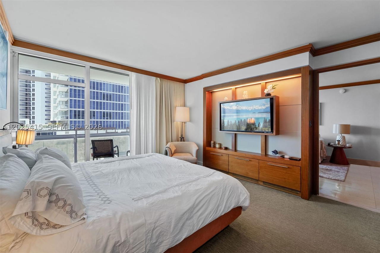 Real estate property located at 6801 Collins Ave #708, Miami-dade, Central Carillon Beach, Miami Beach, FL