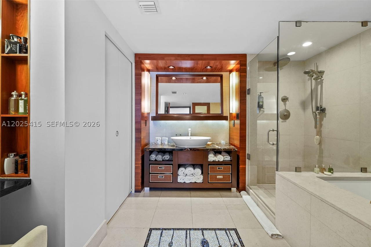 Real estate property located at 6801 Collins Ave #708, Miami-dade, Central Carillon Beach, Miami Beach, FL