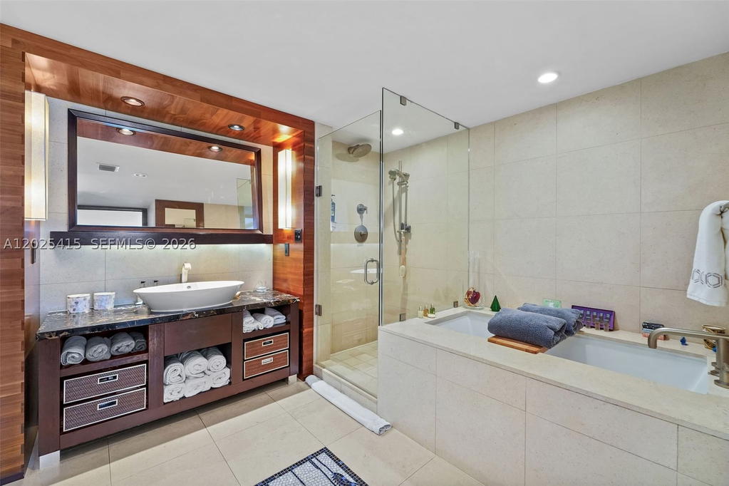 Real estate property located at 6801 Collins Ave #708, Miami-dade, Central Carillon Beach, Miami Beach, FL