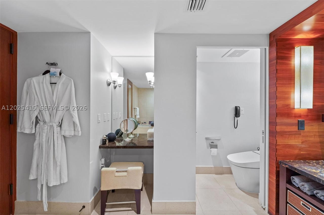 Real estate property located at 6801 Collins Ave #708, Miami-dade, Central Carillon Beach, Miami Beach, FL