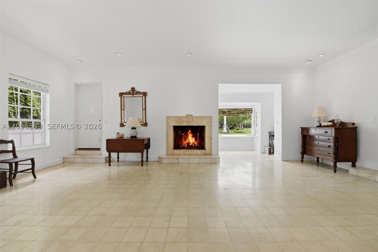 Real estate property located at 2535 Sunset Dr, Miami-dade, Sunset Islands-island No 2, Miami Beach, FL