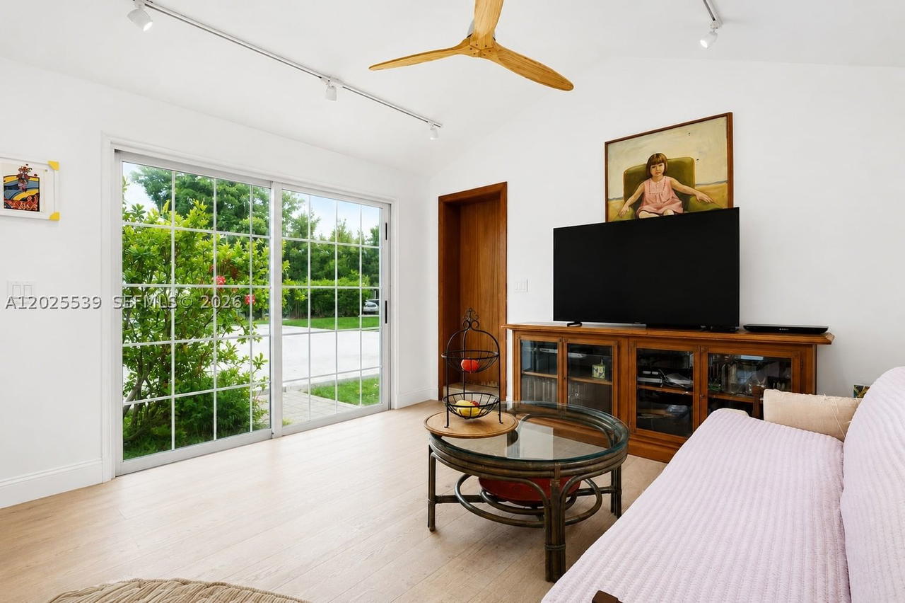 Real estate property located at 2535 Sunset Dr, Miami-dade, Sunset Islands-island No 2, Miami Beach, FL