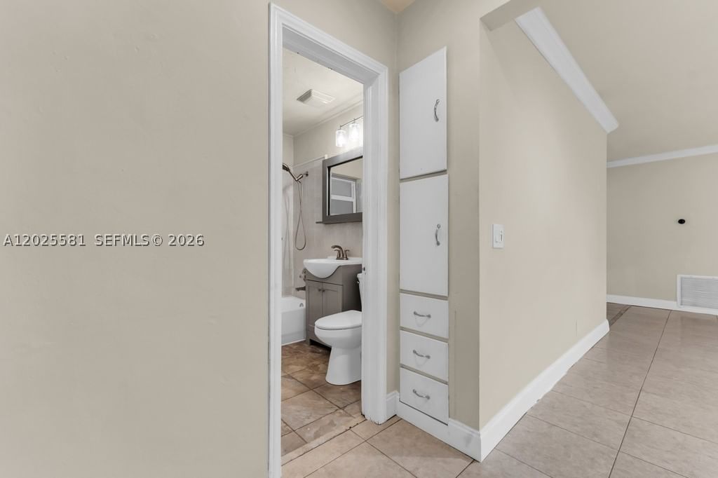 Real estate property located at 1210 24th Ter, Broward, Washington Heights Add, Hollywood, FL