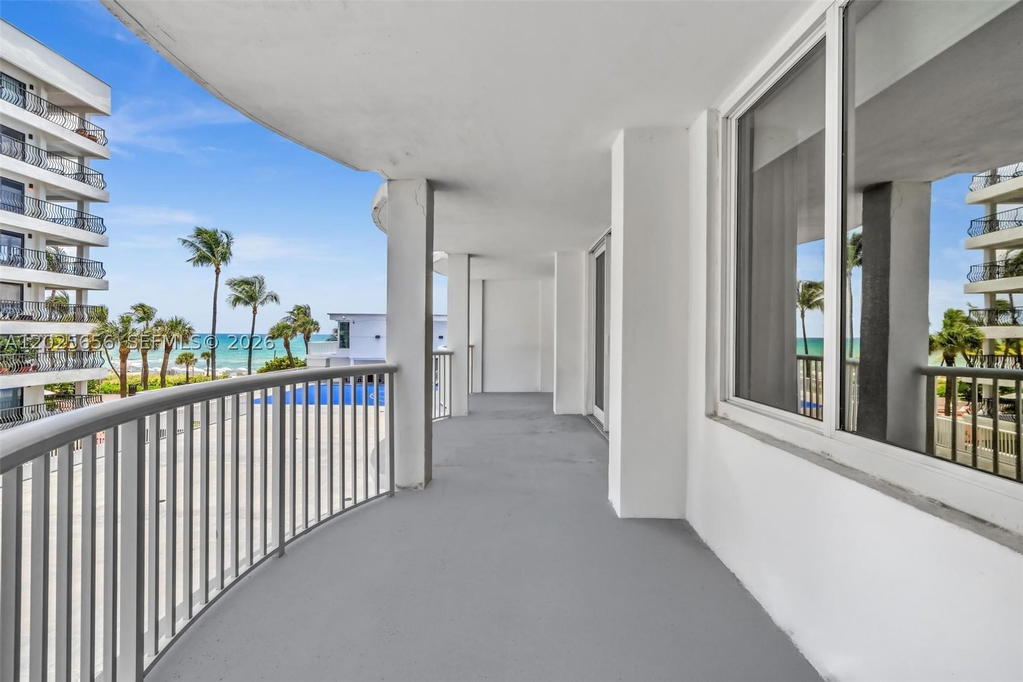 Real estate property located at 5401 Collins Ave #107, Miami-dade, The Carriage House Condo, Miami Beach, FL
