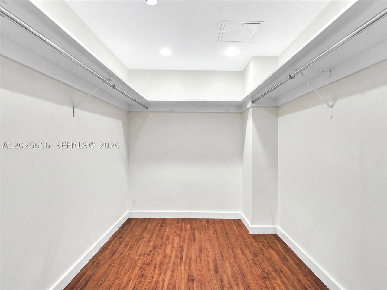 Real estate property located at 5401 Collins Ave #107, Miami-dade, The Carriage House Condo, Miami Beach, FL