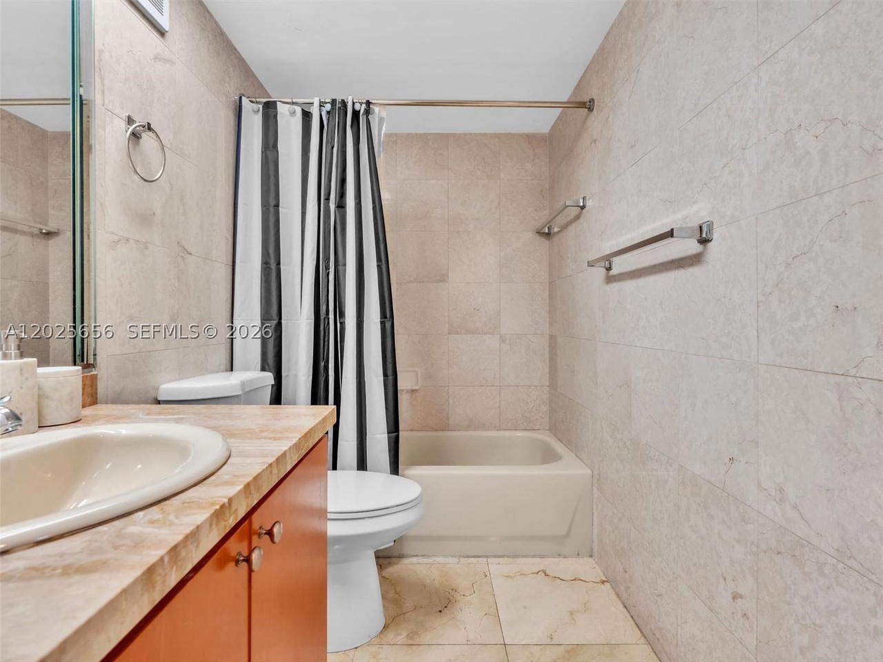 Real estate property located at 5401 Collins Ave #107, Miami-dade, The Carriage House Condo, Miami Beach, FL