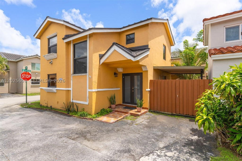 Real estate property located at 12682 7th Way, Miami-dade, Lake Pointe Sec 4, Miami, FL