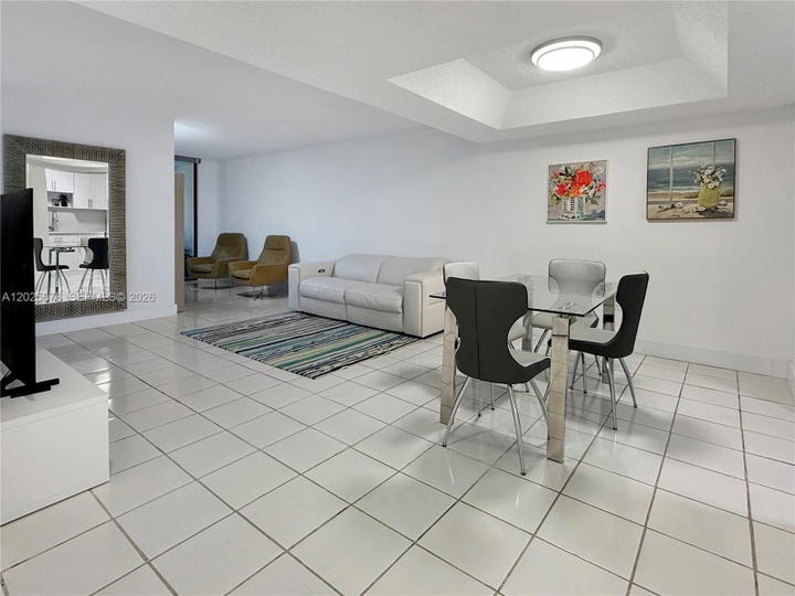 Real estate property located at 9735 52nd St #209, Miami-dade, Doral Oaks Condo #1, Doral, FL