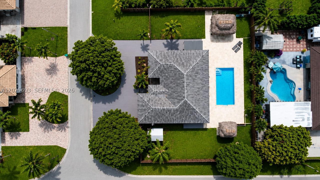 Real estate property located at 13282 200th Ter, Miami-dade, Valencia Groves Estates, Miami, FL