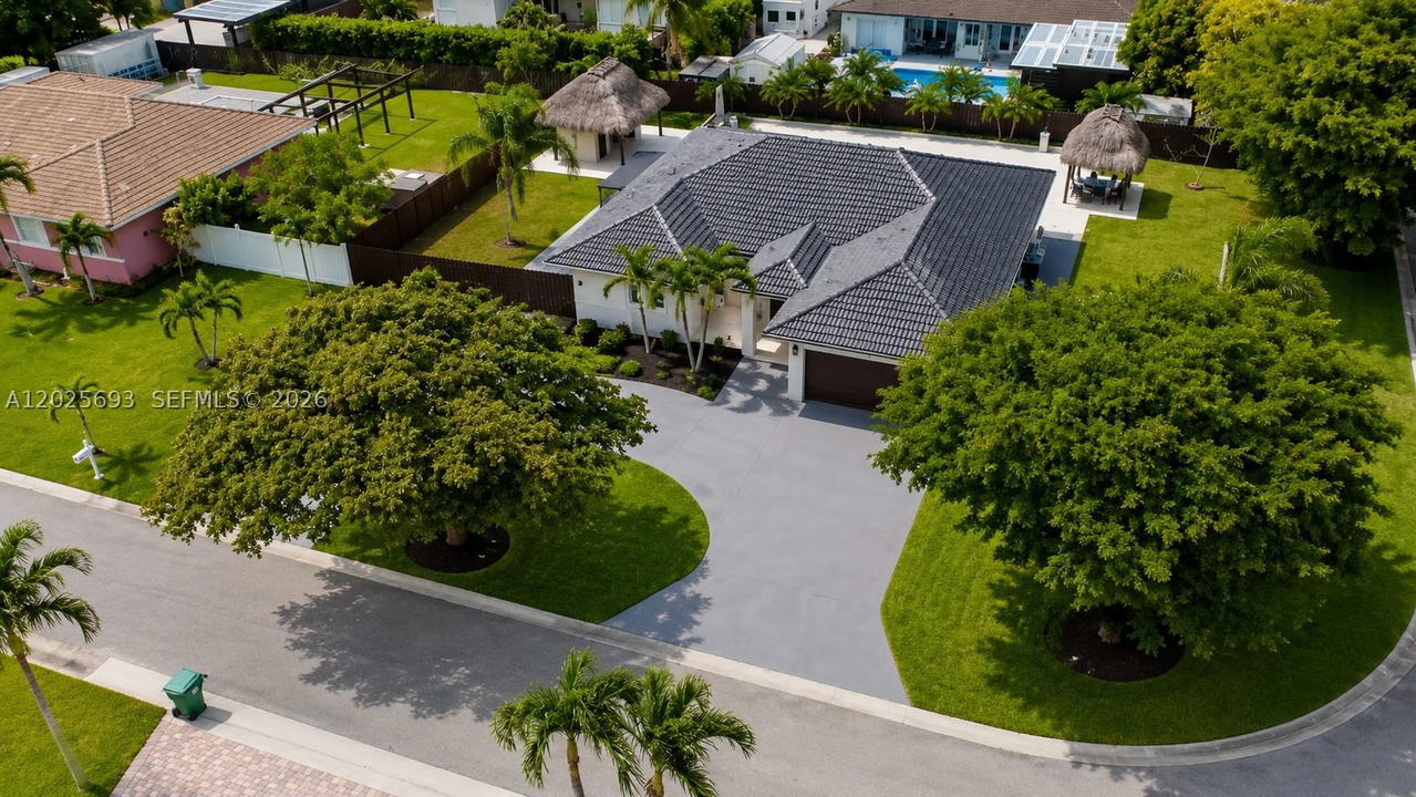 Real estate property located at 13282 200th Ter, Miami-dade, Valencia Groves Estates, Miami, FL