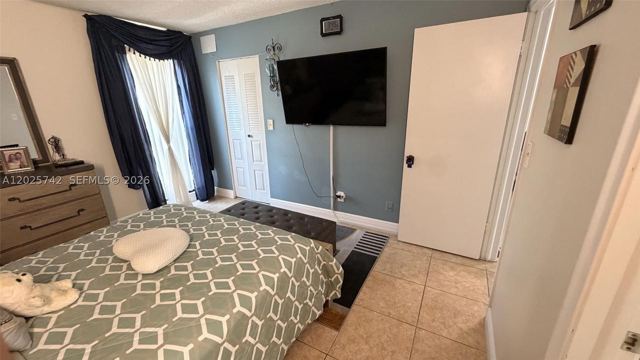 Real estate property located at 8982 Palm Tree Ln #8982, Broward, Westview Condominium No O, Pembroke Pines, FL