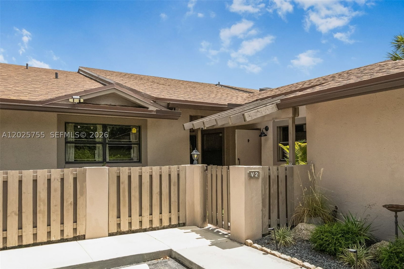 Real estate property located at 7560 79th Ave V2, Broward, Bonaire Village At Woodmo, Tamarac, FL