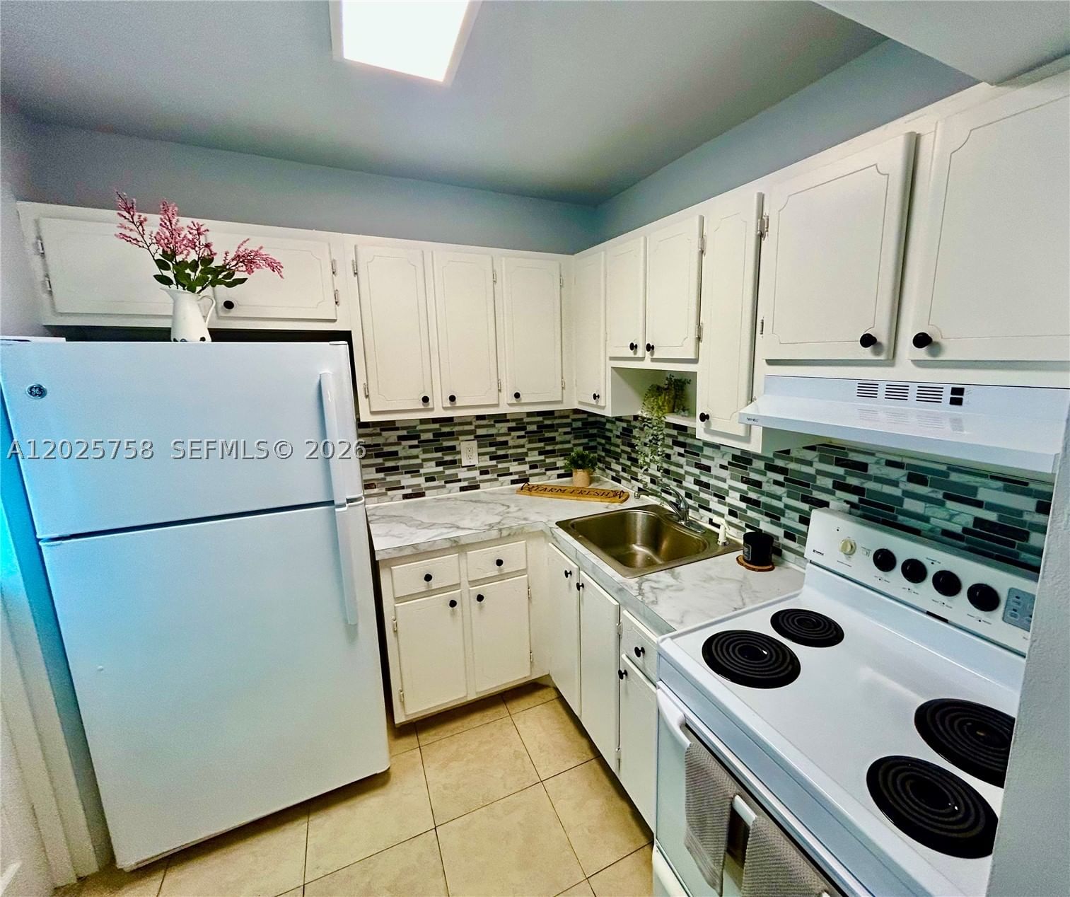 Real estate property located at 2213 1st Ct #203, Palm Beach, Village Royale Condo 4, Boynton Beach, FL