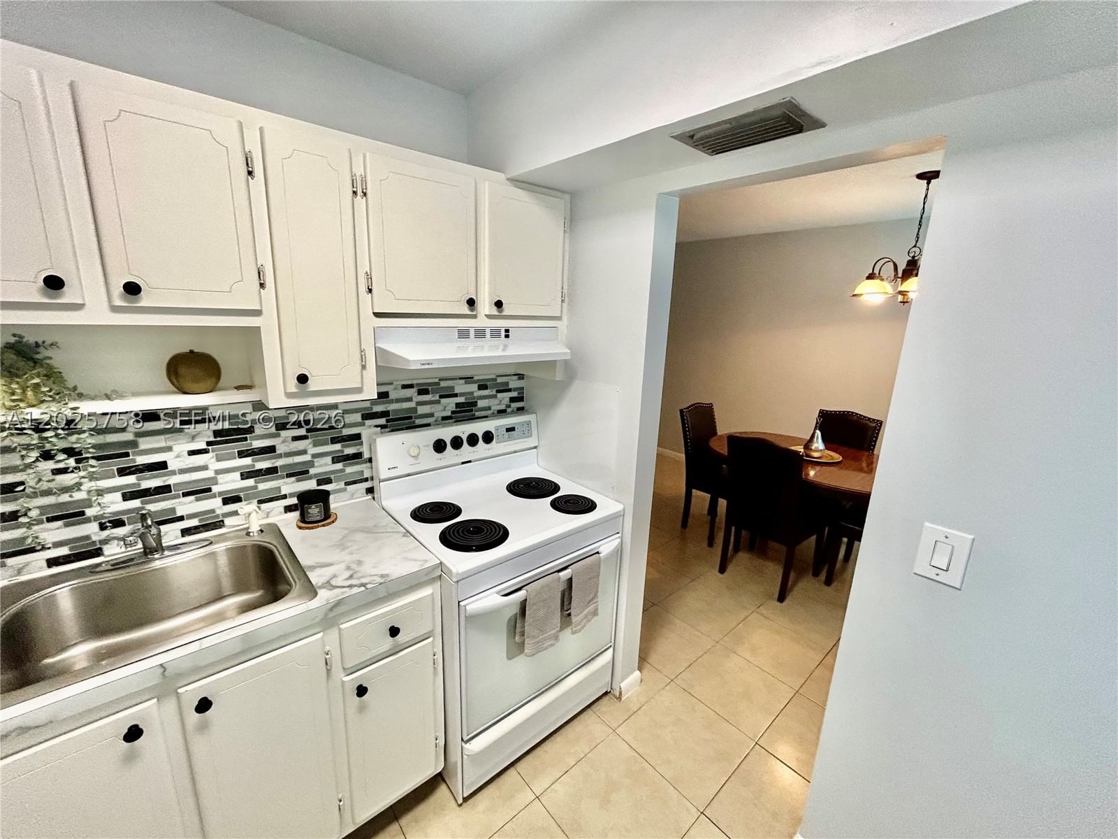Real estate property located at 2213 1st Ct #203, Palm Beach, Village Royale Condo 4, Boynton Beach, FL