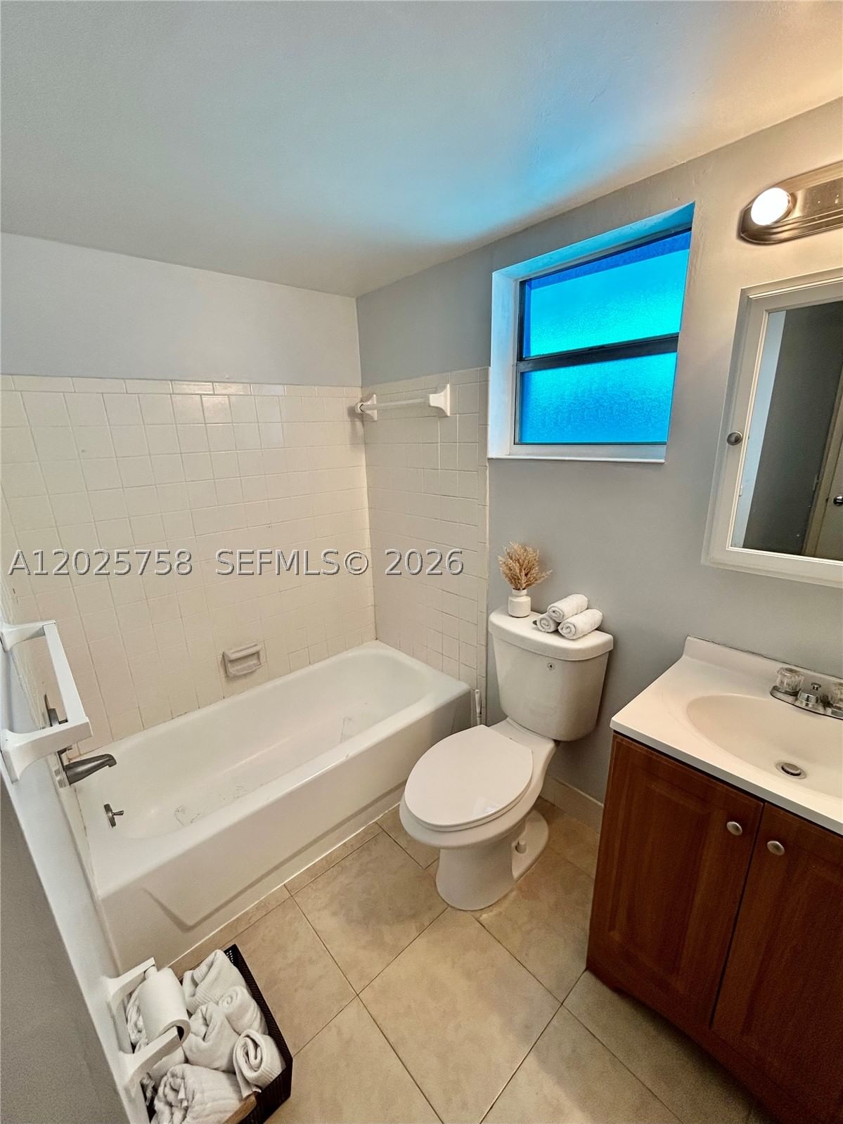 Real estate property located at 2213 1st Ct #203, Palm Beach, Village Royale Condo 4, Boynton Beach, FL
