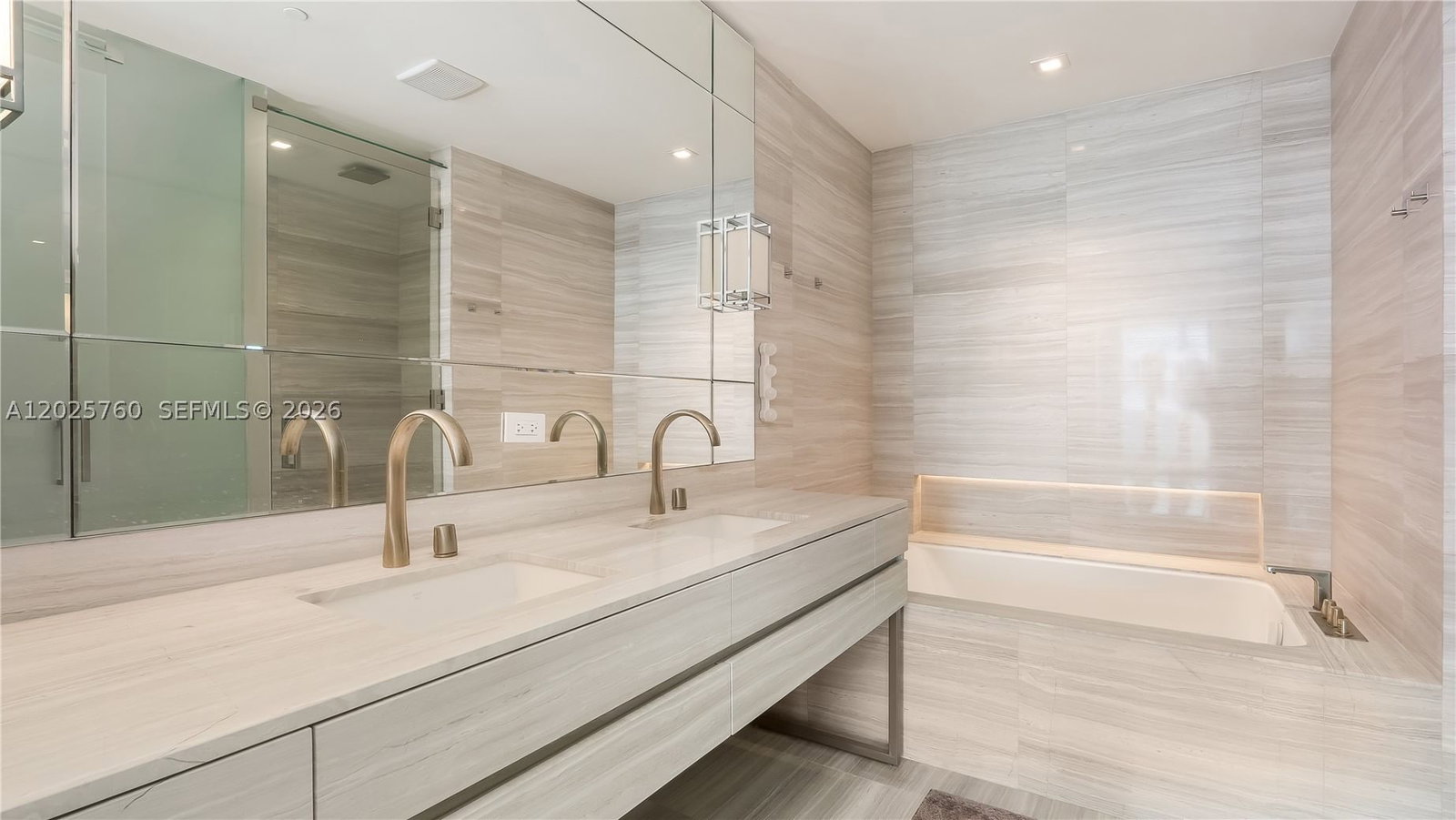 Real estate property located at 18975 Collins Ave #3504, Miami-dade, 18975 Collins Condo, Sunny Isles Beach, FL
