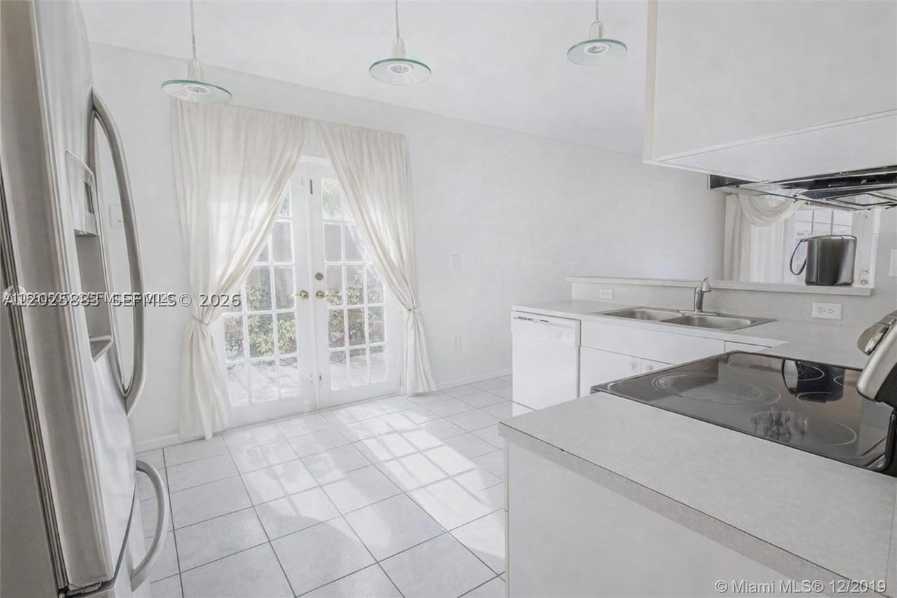 Real estate property located at 8224 157th Ct, Miami-dade, Lago Mar South 2nd Addn, Miami, FL