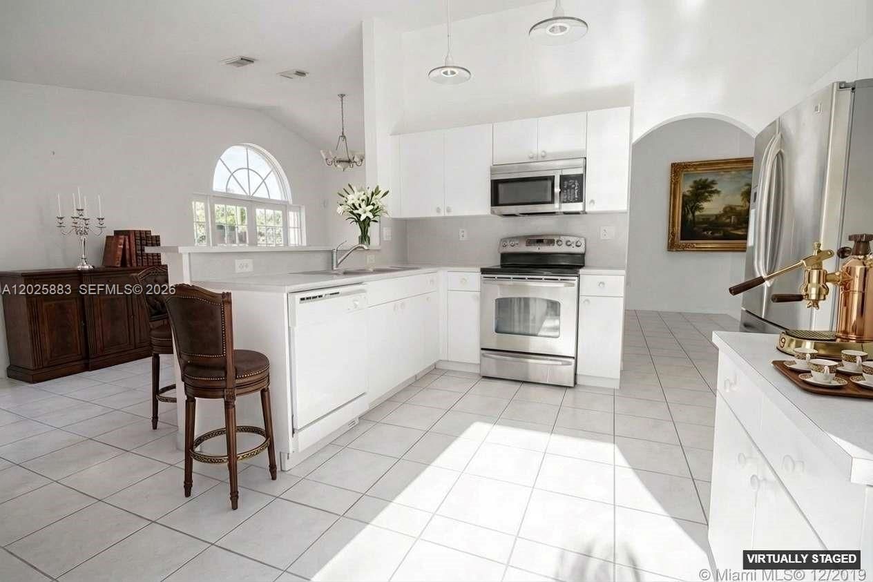 Real estate property located at 8224 157th Ct, Miami-dade, Lago Mar South 2nd Addn, Miami, FL