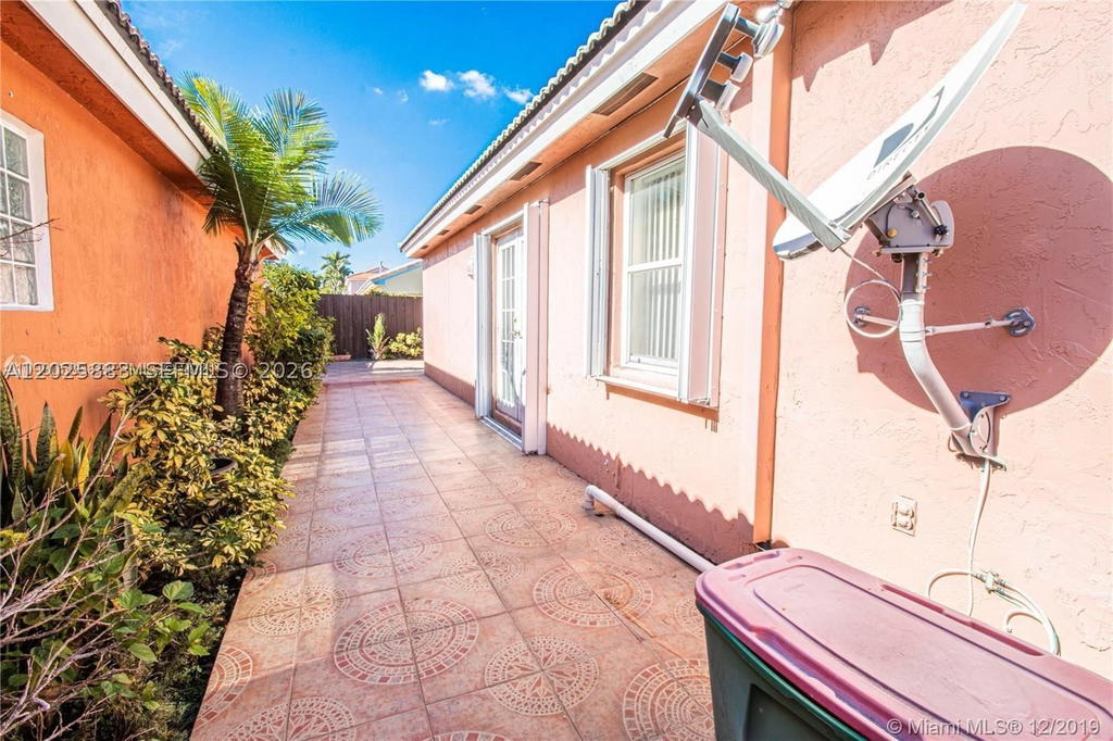 Real estate property located at 8224 157th Ct, Miami-dade, Lago Mar South 2nd Addn, Miami, FL