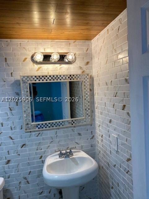 Real estate property located at 6101 Falls Circle Dr #312, Broward, Inverrary Country Club, Lauderhill, FL