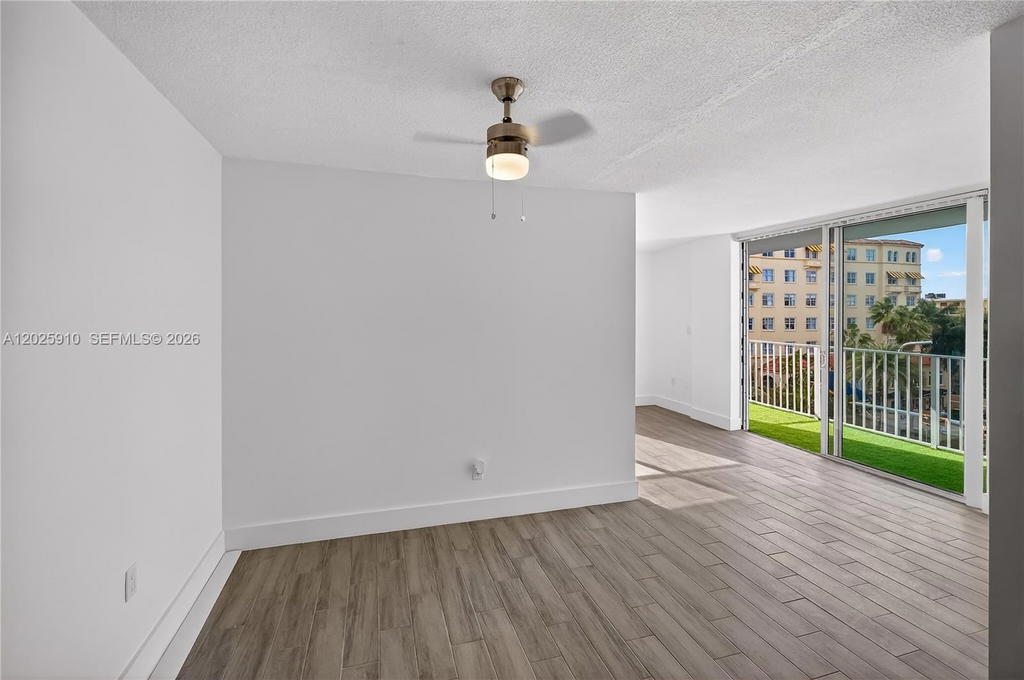 Real estate property located at 1255 Collins Ave #504, Miami-dade, Islander Condo Apts, Miami Beach, FL