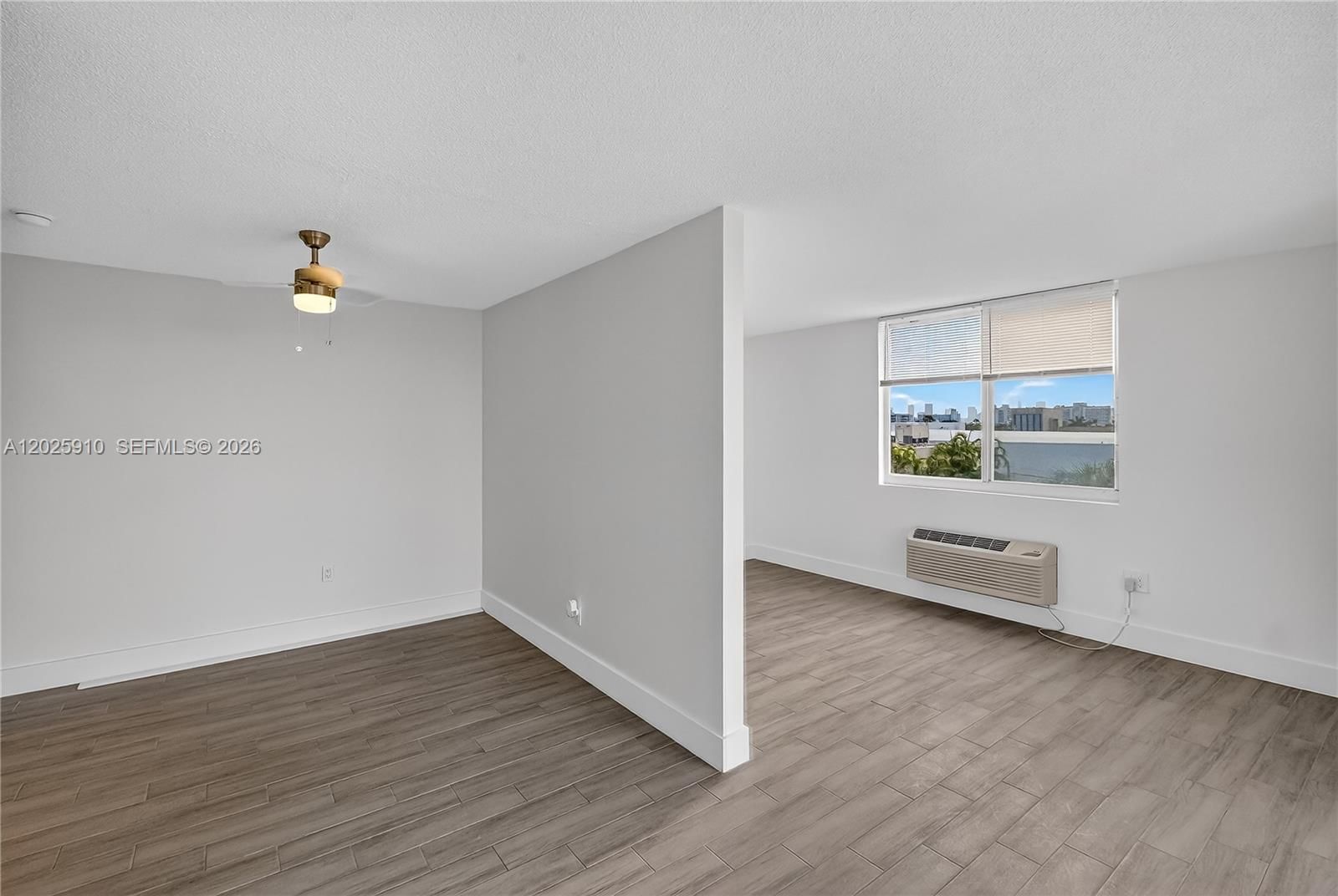 Real estate property located at 1255 Collins Ave #504, Miami-dade, Islander Condo Apts, Miami Beach, FL
