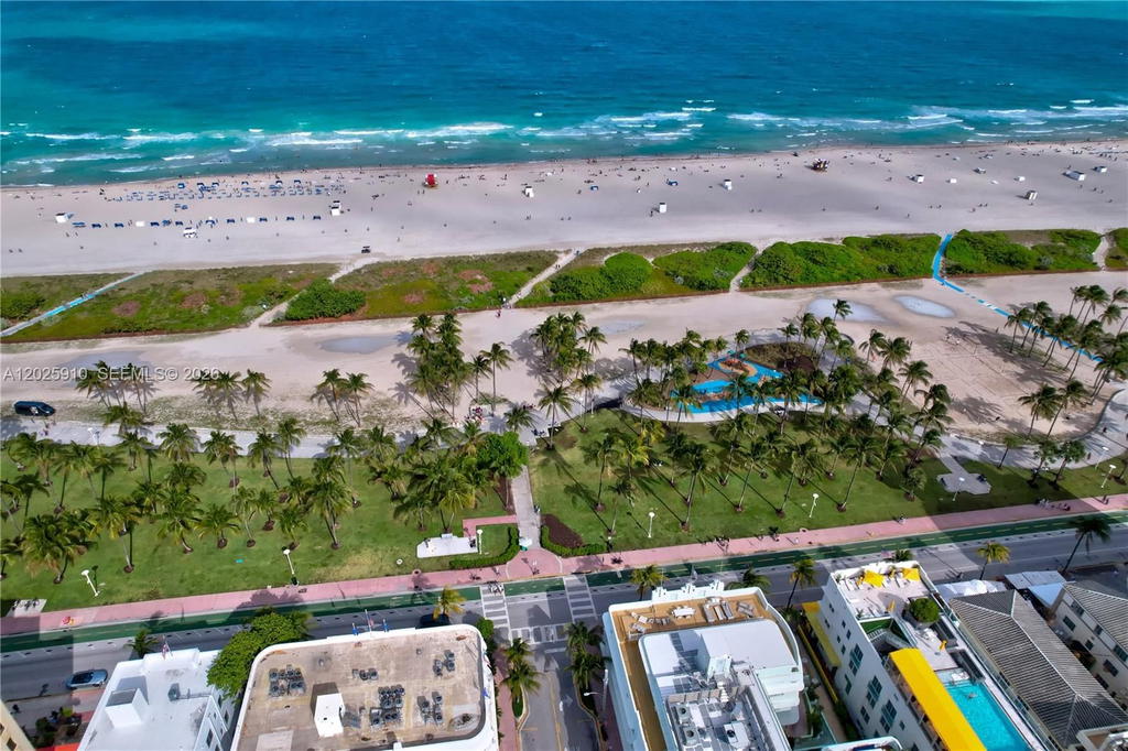 Real estate property located at 1255 Collins Ave #504, Miami-dade, Islander Condo Apts, Miami Beach, FL