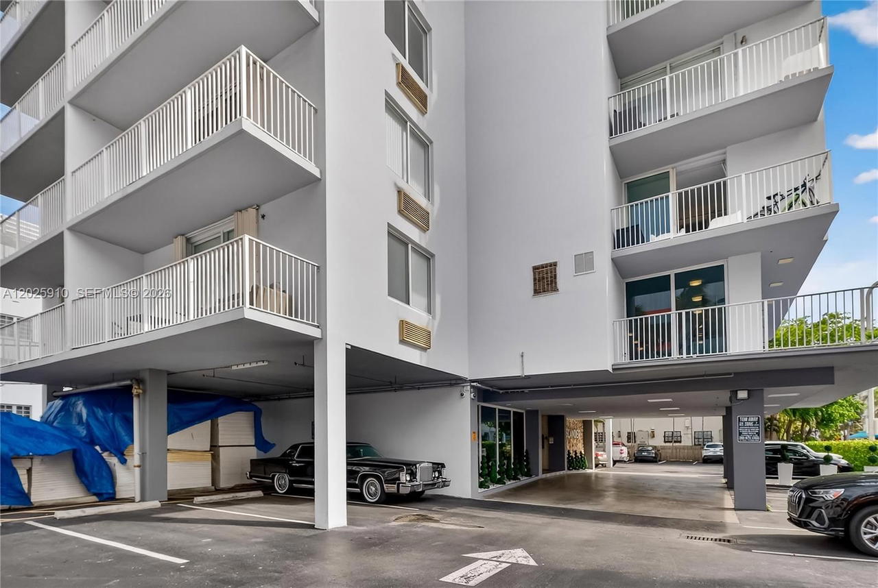 Real estate property located at 1255 Collins Ave #504, Miami-dade, Islander Condo Apts, Miami Beach, FL