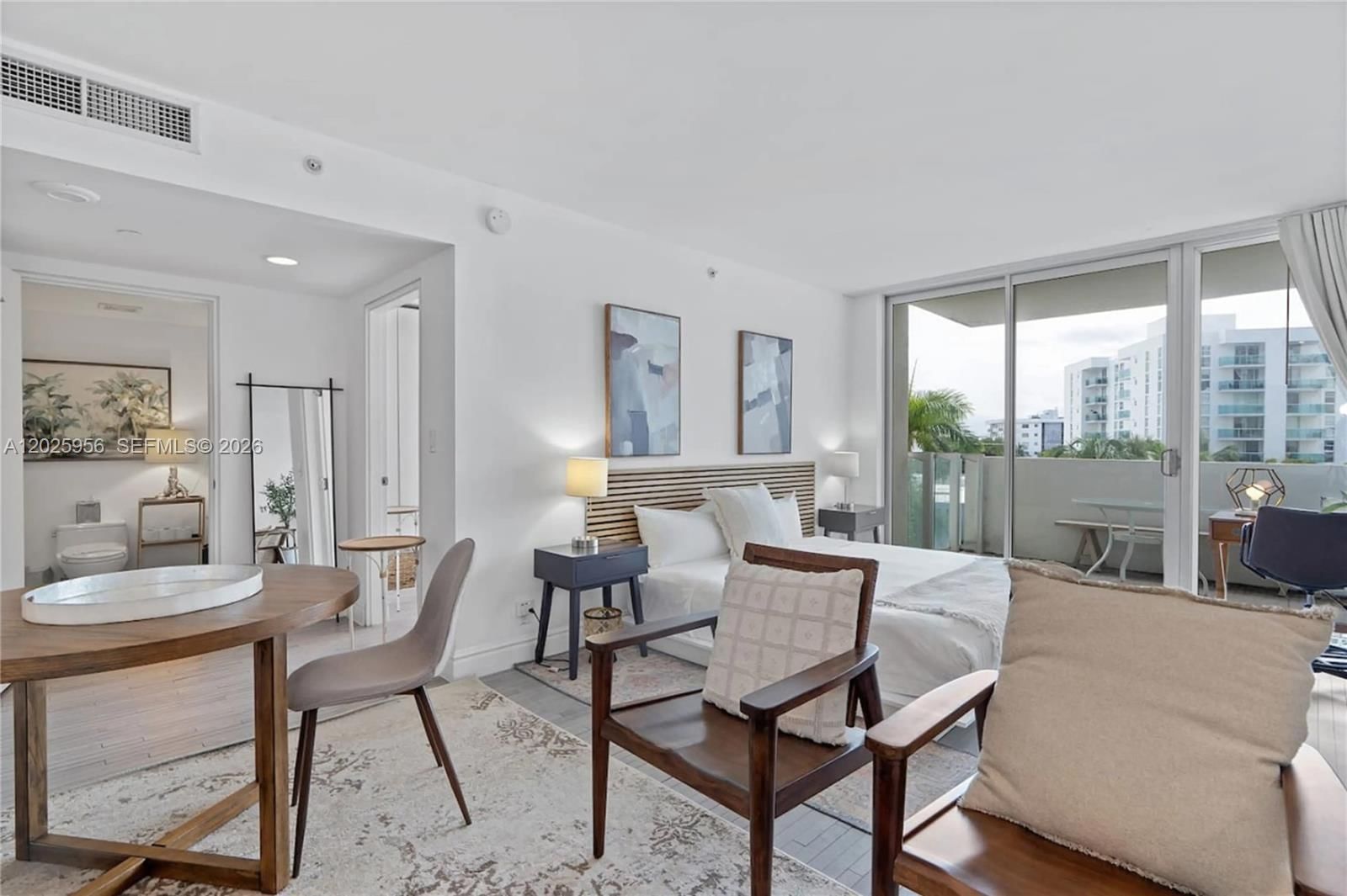 Real estate property located at 1100 West Ave #427, Miami-dade, 1100 West Condo, Miami Beach, FL