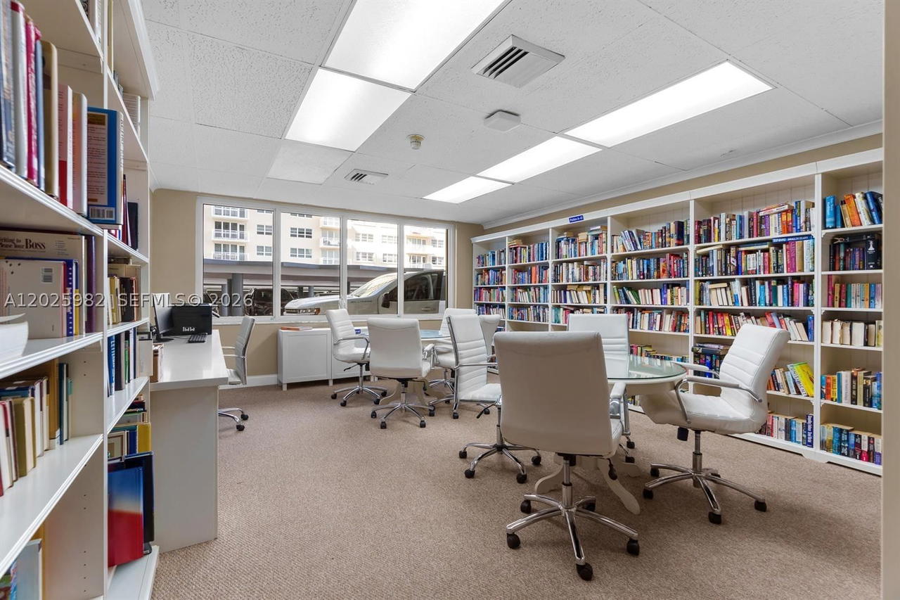 Real estate property located at 111 Pompano Beach Blvd #909, Broward, Sea Monarch Condo, Pompano Beach, FL