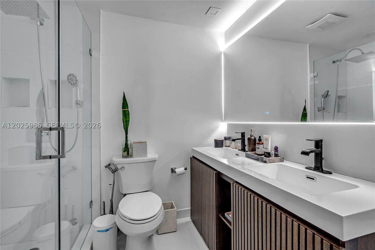 Real estate property located at 1000 West Ave PH23, Miami-dade, Mirador 1000 Condo, Miami Beach, FL