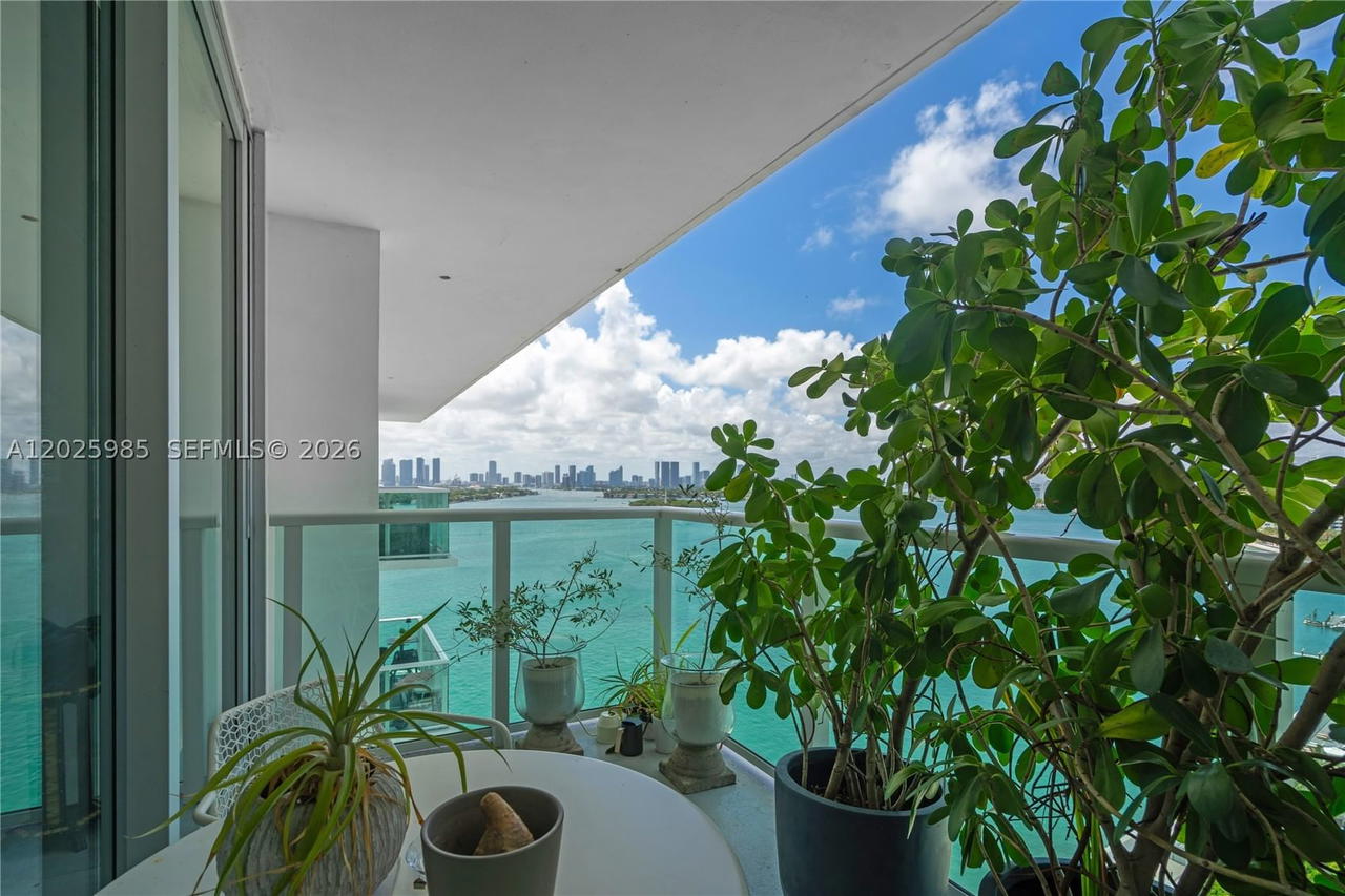 Real estate property located at 1000 West Ave PH23, Miami-dade, Mirador 1000 Condo, Miami Beach, FL