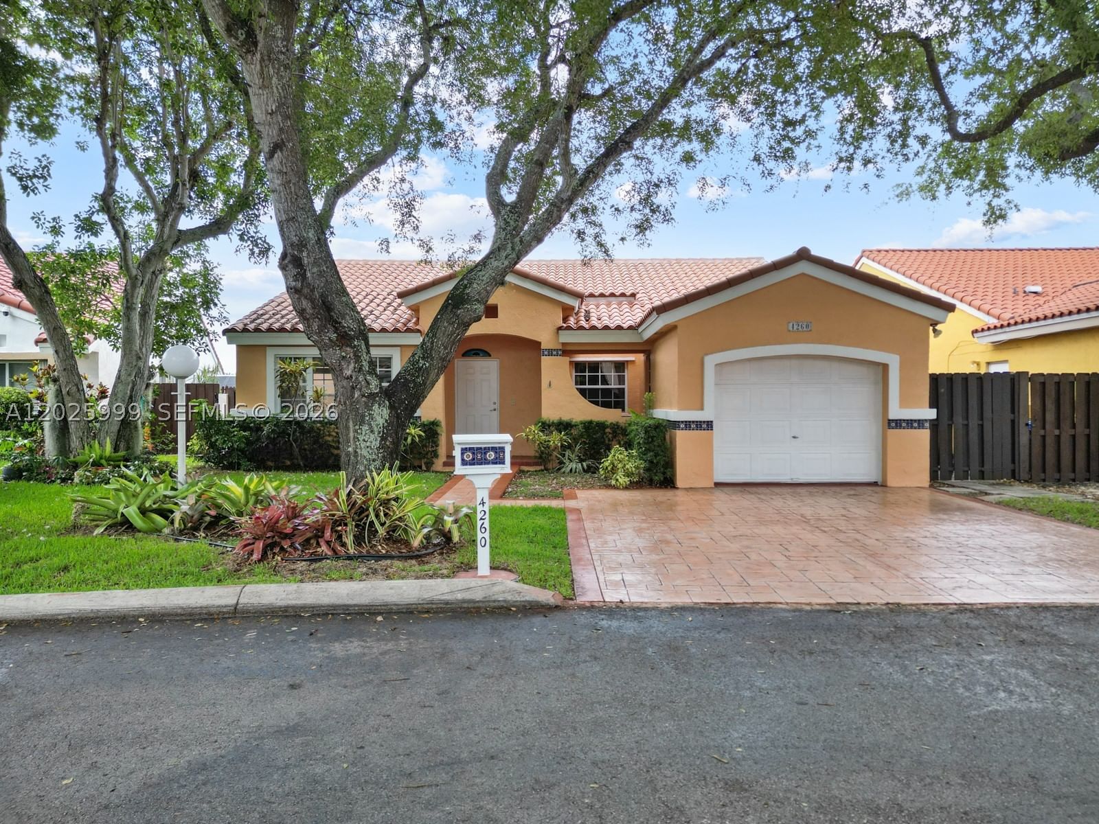 Real estate property located at 4260 150th Ave, Miami-dade, Lakes Of The Meadow - Nor, Miami, FL
