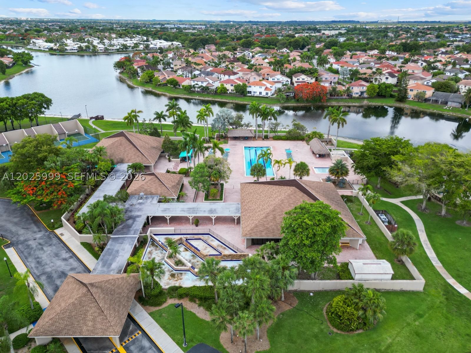 Real estate property located at 4260 150th Ave, Miami-dade, Lakes Of The Meadow - Nor, Miami, FL