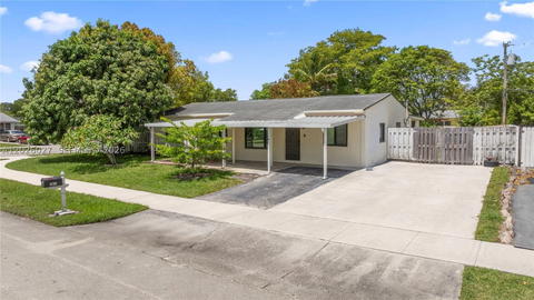 Real estate property located at 1611 67th Ave, Broward, Broadview Country Club, North Lauderdale, FL