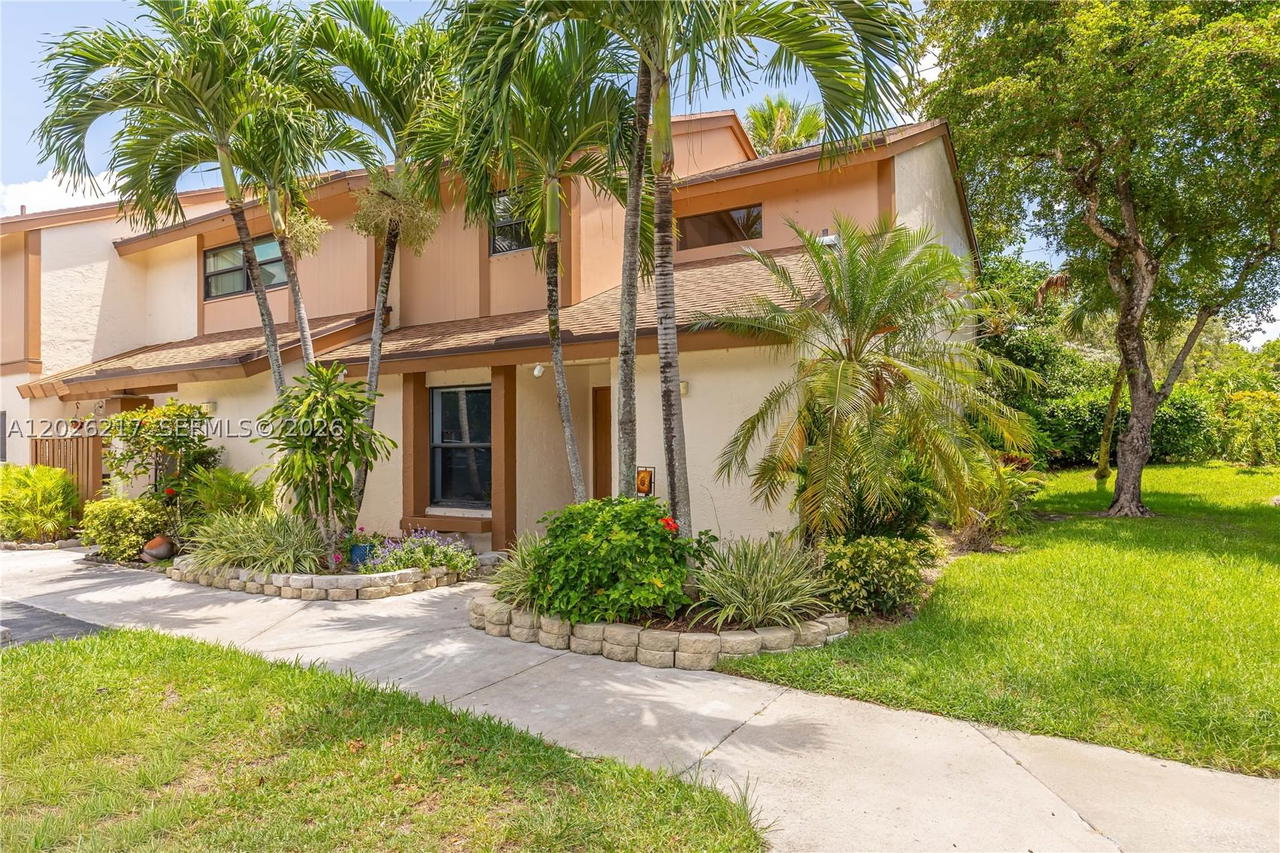 Real estate property located at 4690 30th St, Broward, Tartan Coconut Creek Phas, Coconut Creek, FL
