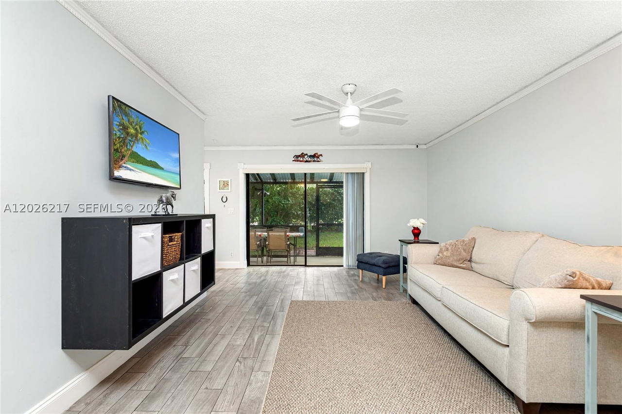 Real estate property located at 4690 30th St, Broward, Tartan Coconut Creek Phas, Coconut Creek, FL
