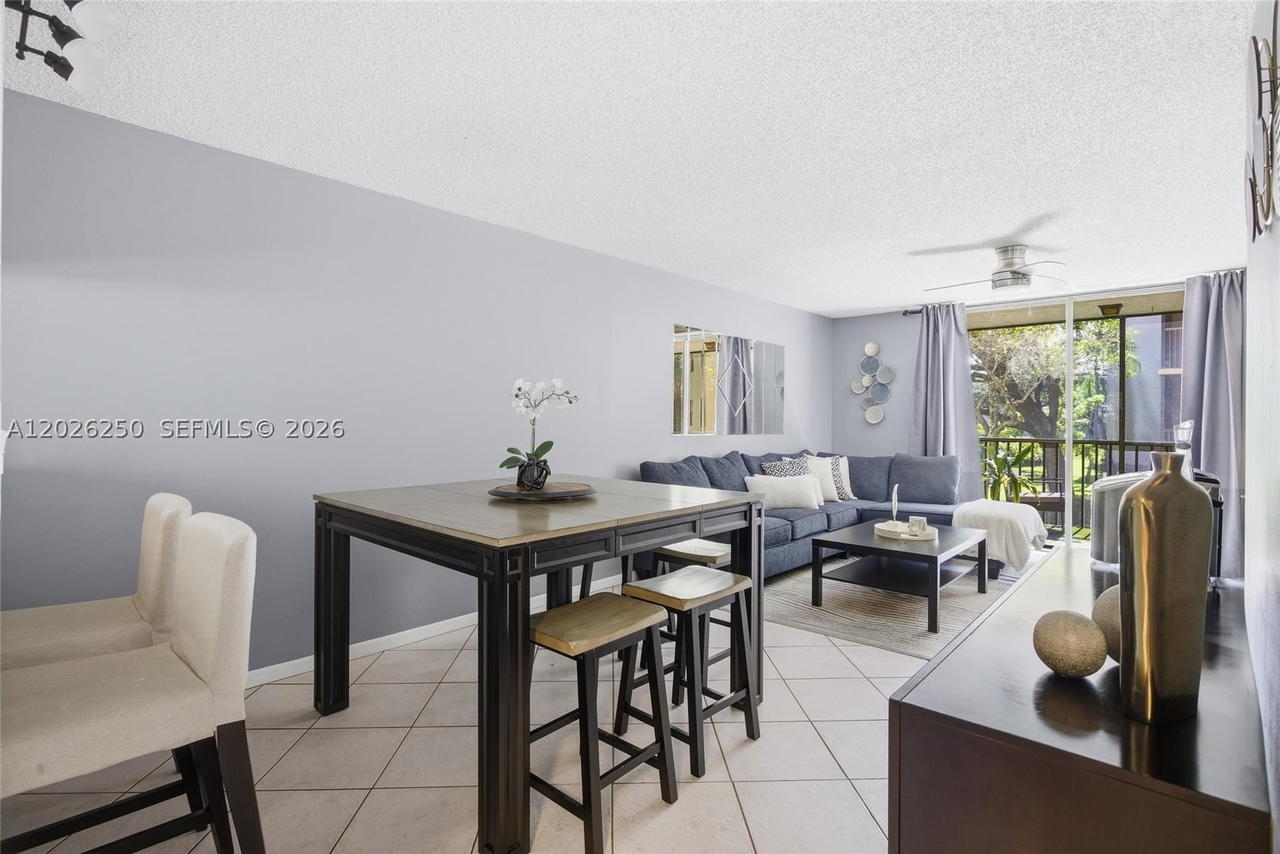 Real estate property located at 10451 Broward Blvd #209, Broward, Plantation Racquet Club, Plantation, FL