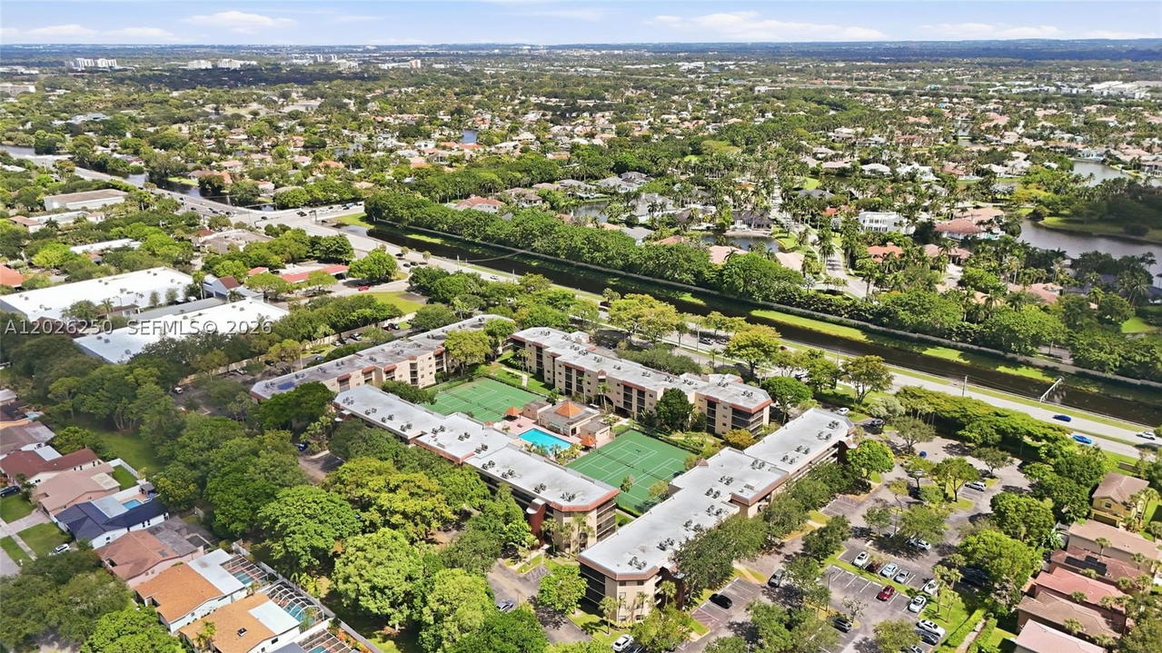 Real estate property located at 10451 Broward Blvd #209, Broward, Plantation Racquet Club, Plantation, FL