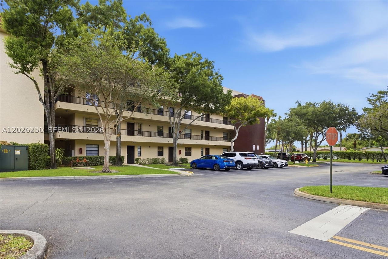 Real estate property located at 10451 Broward Blvd #209, Broward, Plantation Racquet Club, Plantation, FL